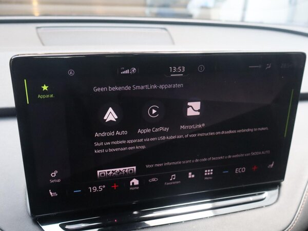 Apple Carplay/Android Auto Apple Carplay/Android Auto