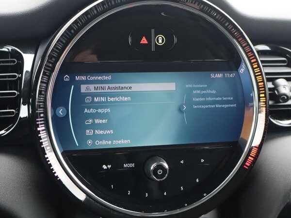 Apple Carplay/Android Auto Apple Carplay/Android Auto