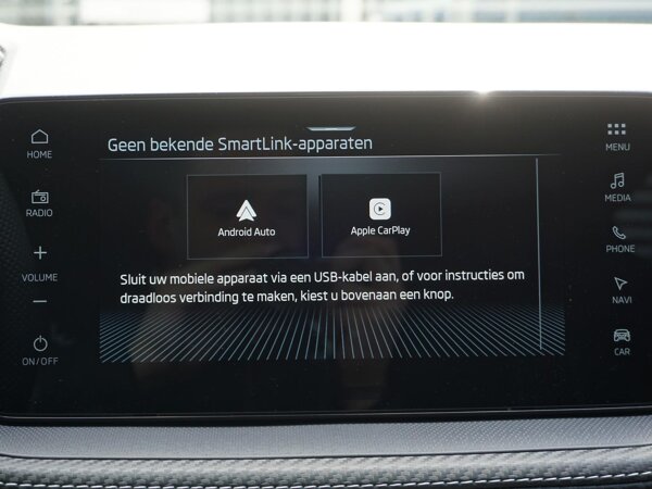 Apple Carplay/Android Auto Apple Carplay/Android Auto