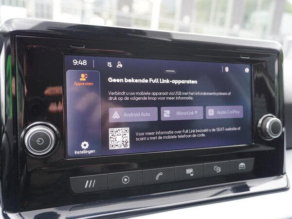 Apple Carplay/Android Auto Apple Carplay/Android Auto