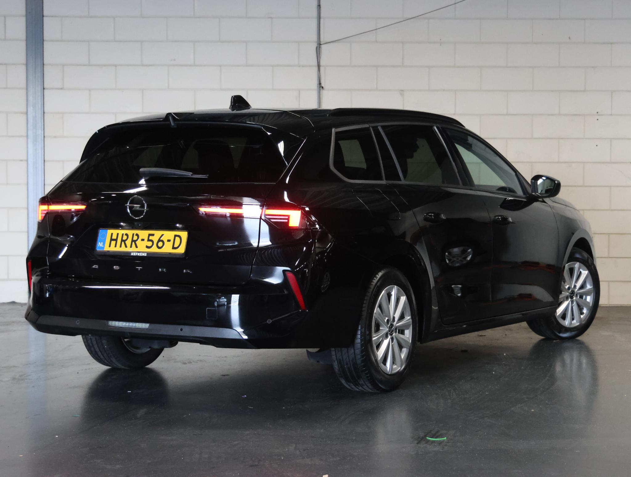 Opel Astra Sports Tourer 1.2 110PK Business Edition - Afbeelding 3