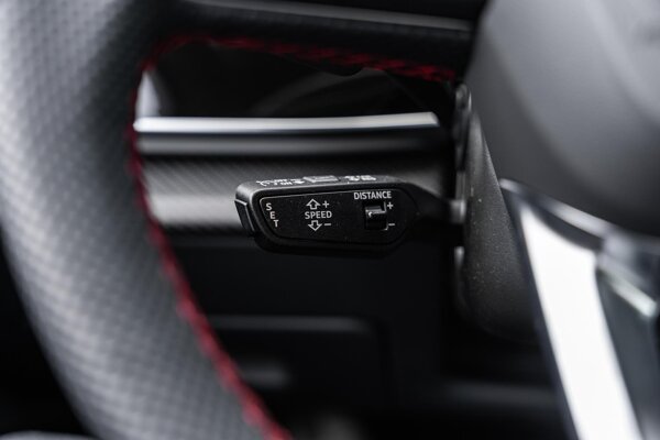 Adaptive cruise assist en emergency assist Adaptive cruise assist en emergency assist