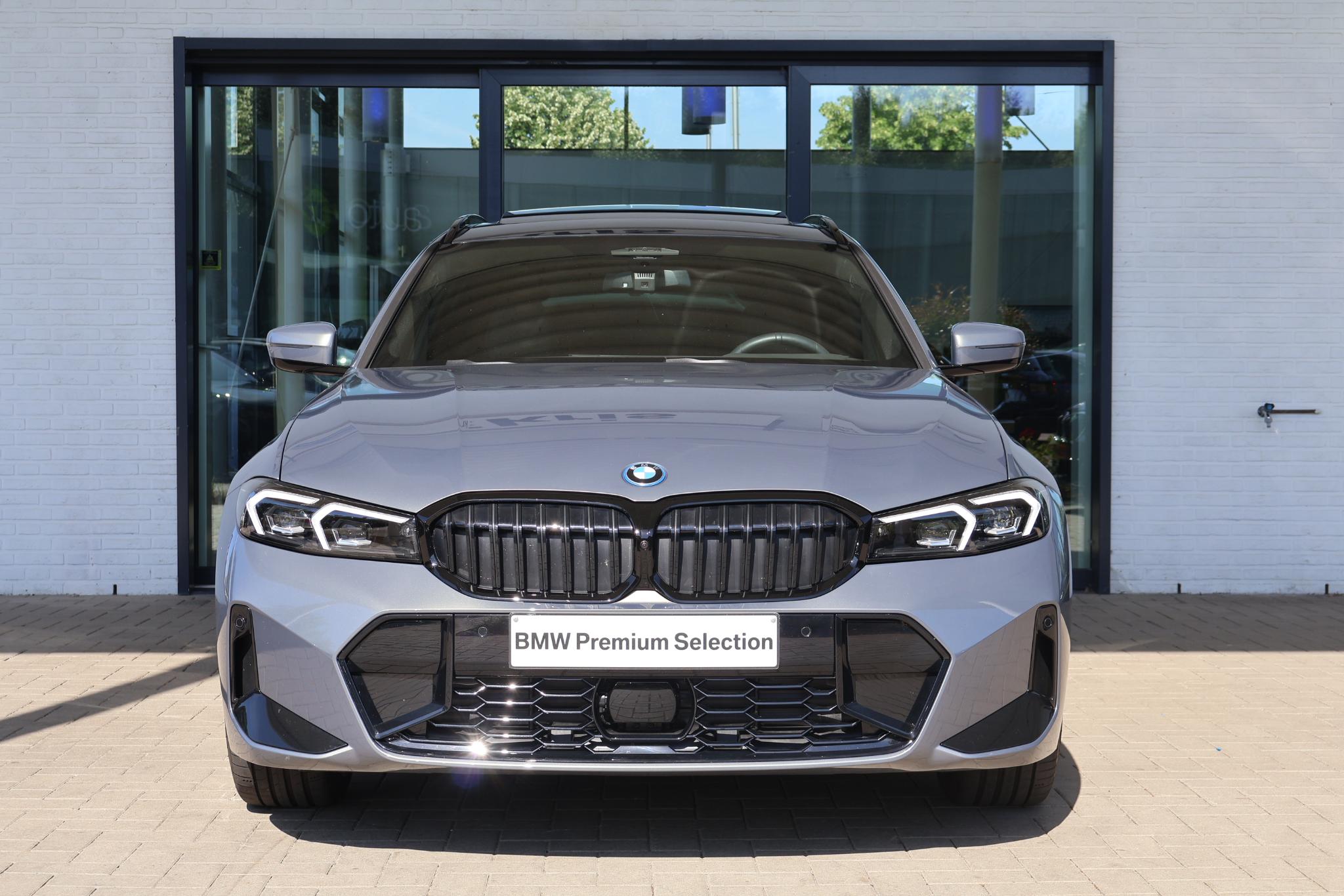 BMW 3-serie Touring 330e - Afbeelding 3