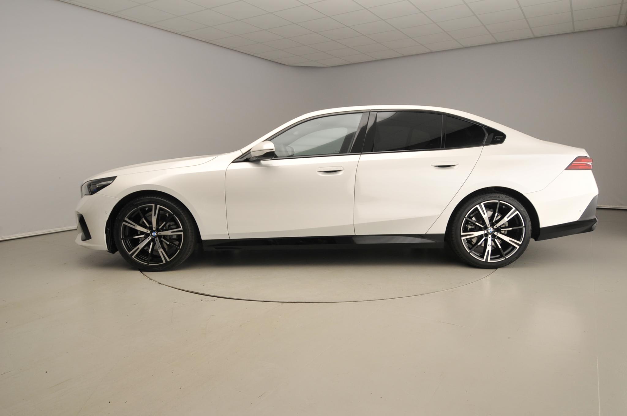 BMW 5 Serie Sedan 520i - Afbeelding 2