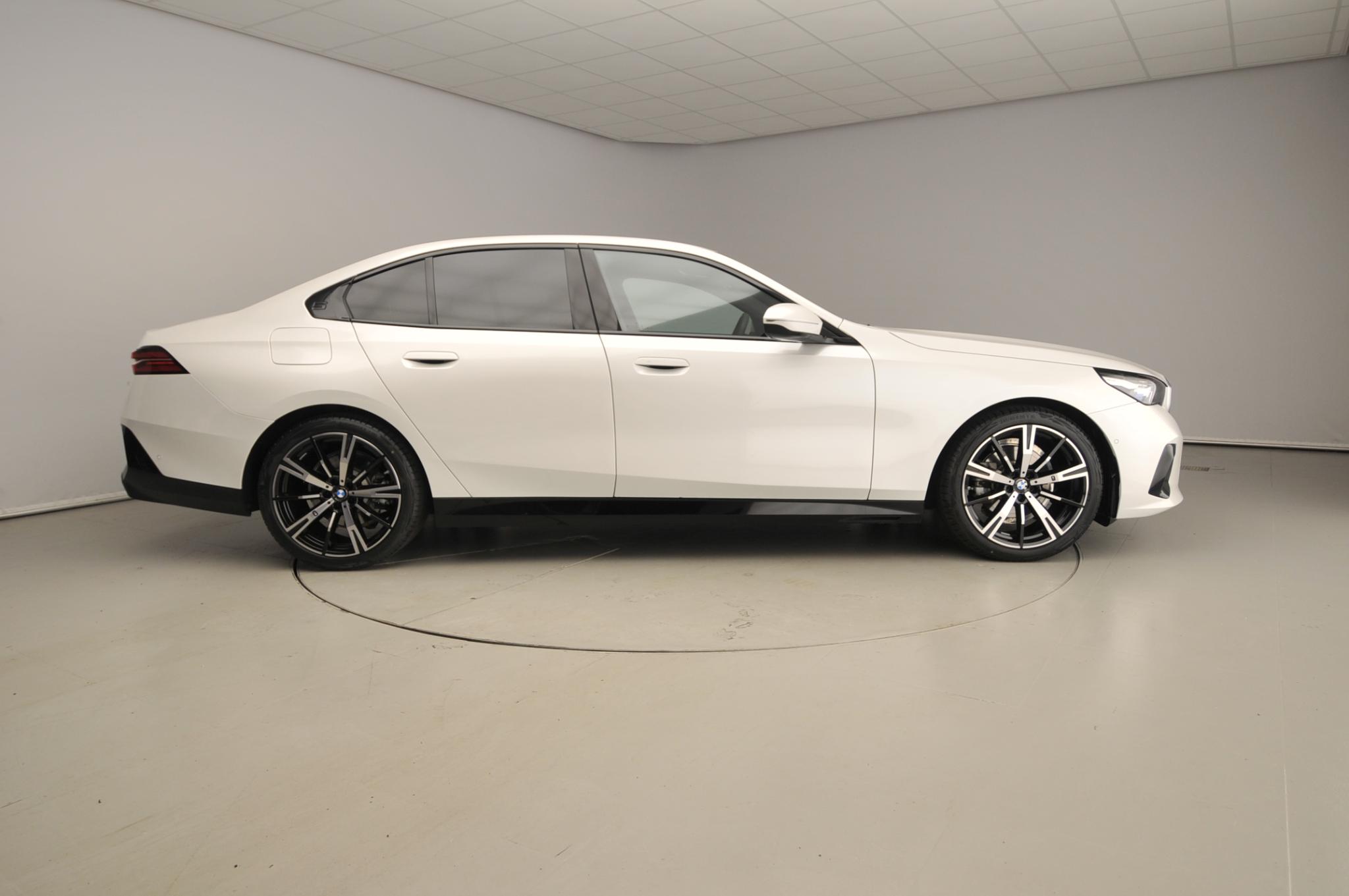 BMW 5 Serie Sedan 520i - Afbeelding 4