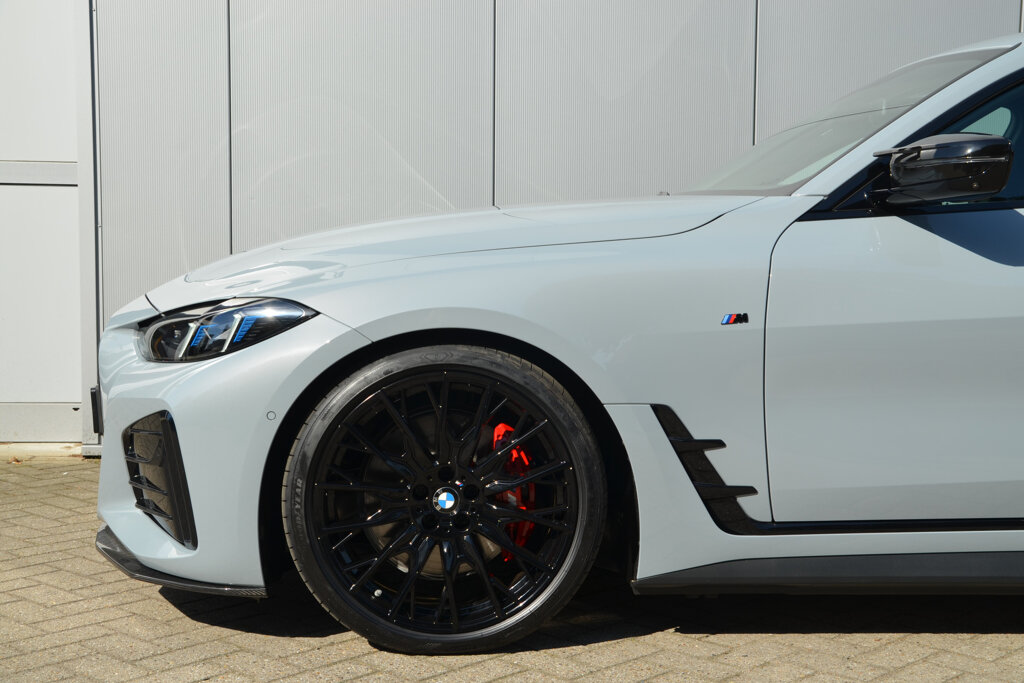BMW i4 6