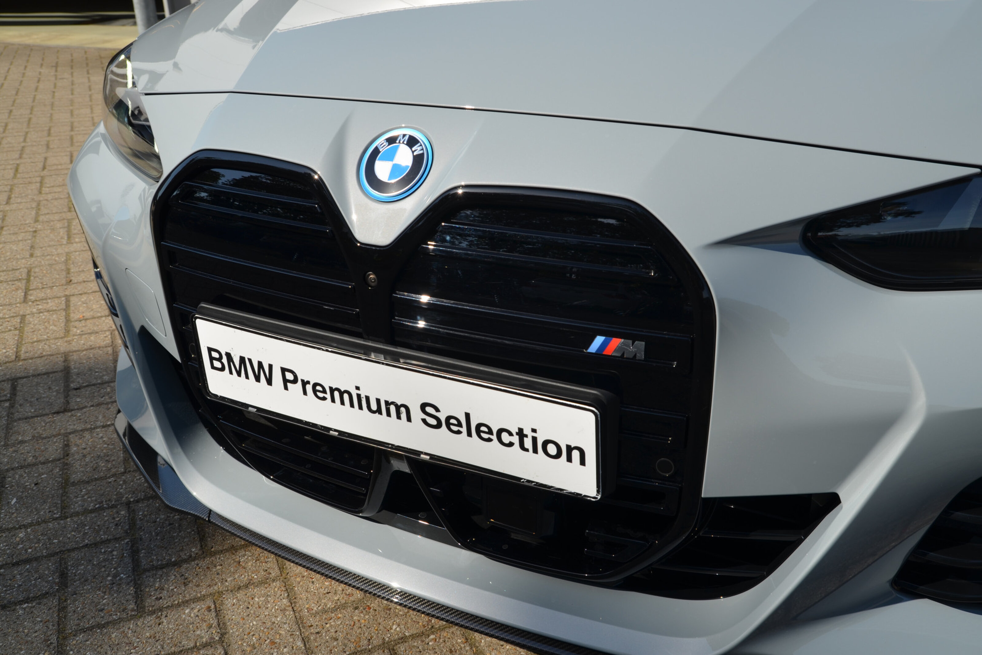 BMW i4 8