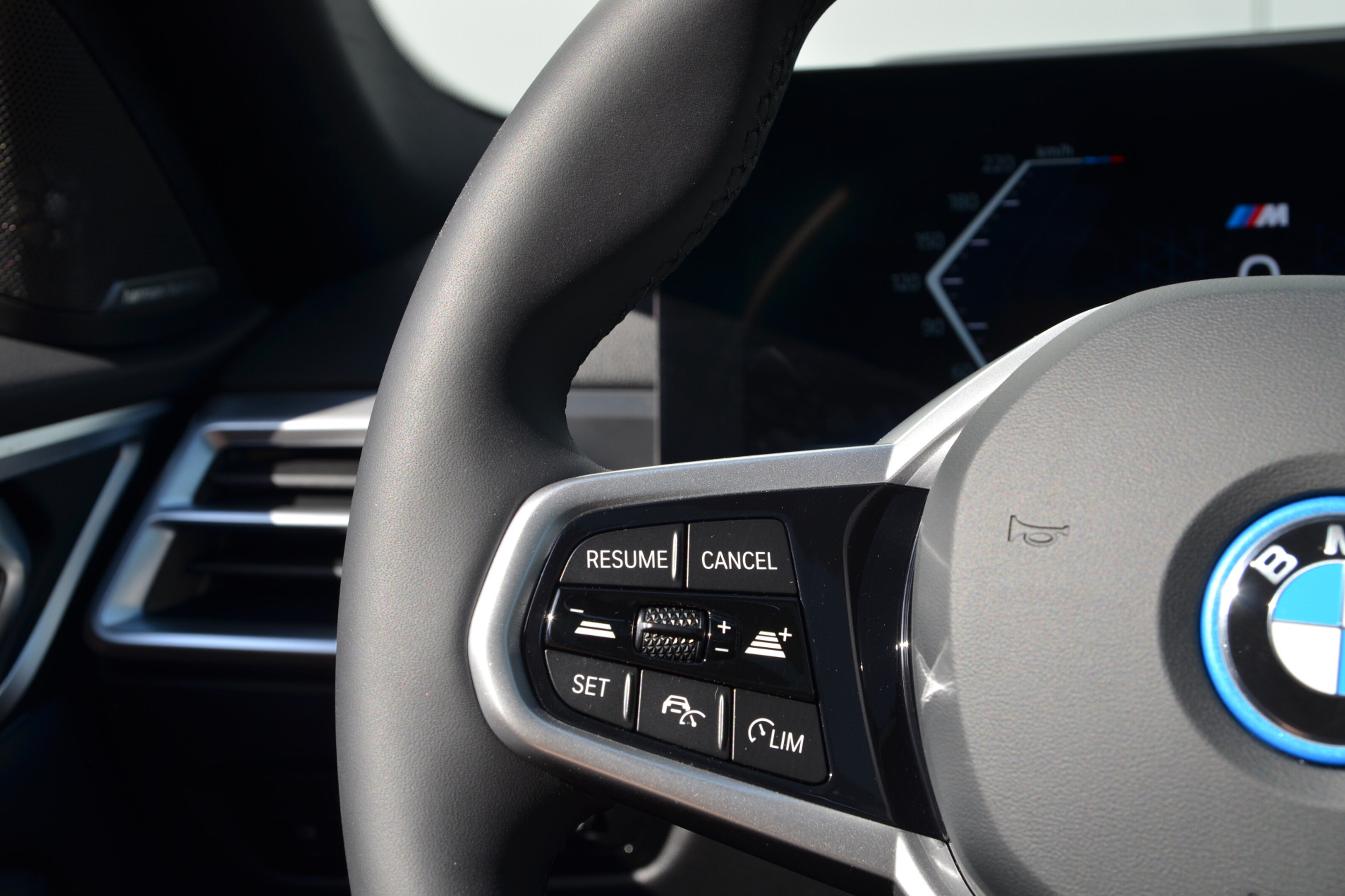 BMW i4 9