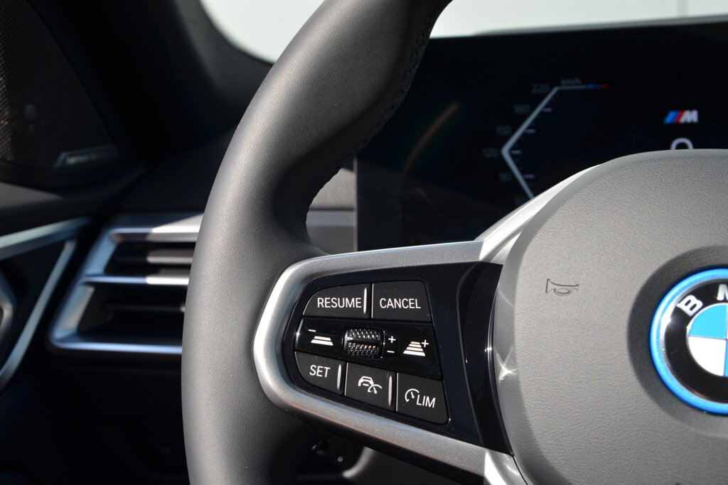 BMW i4 9