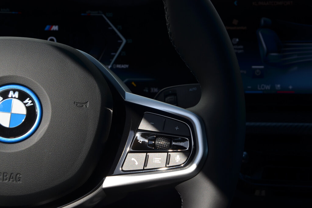 BMW i4 10