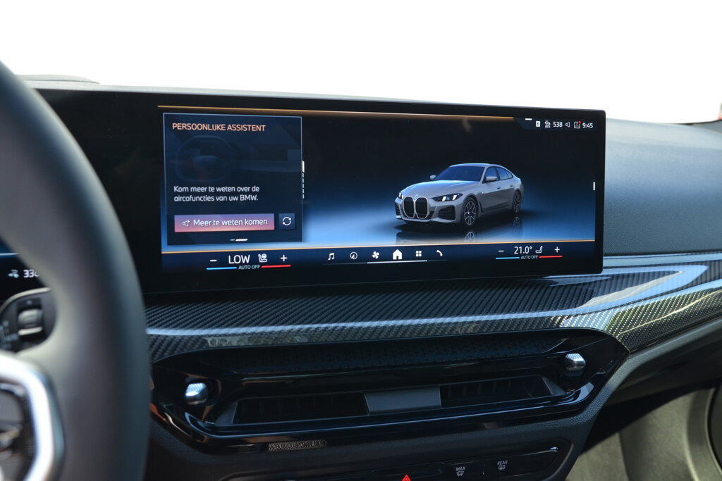 BMW i4 15