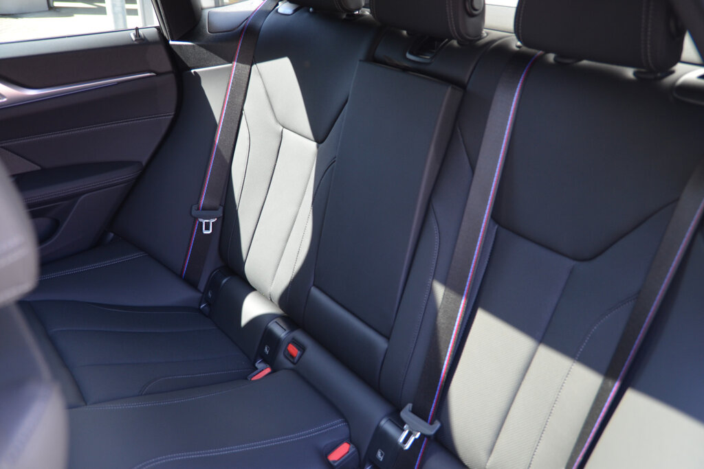 BMW i4 23
