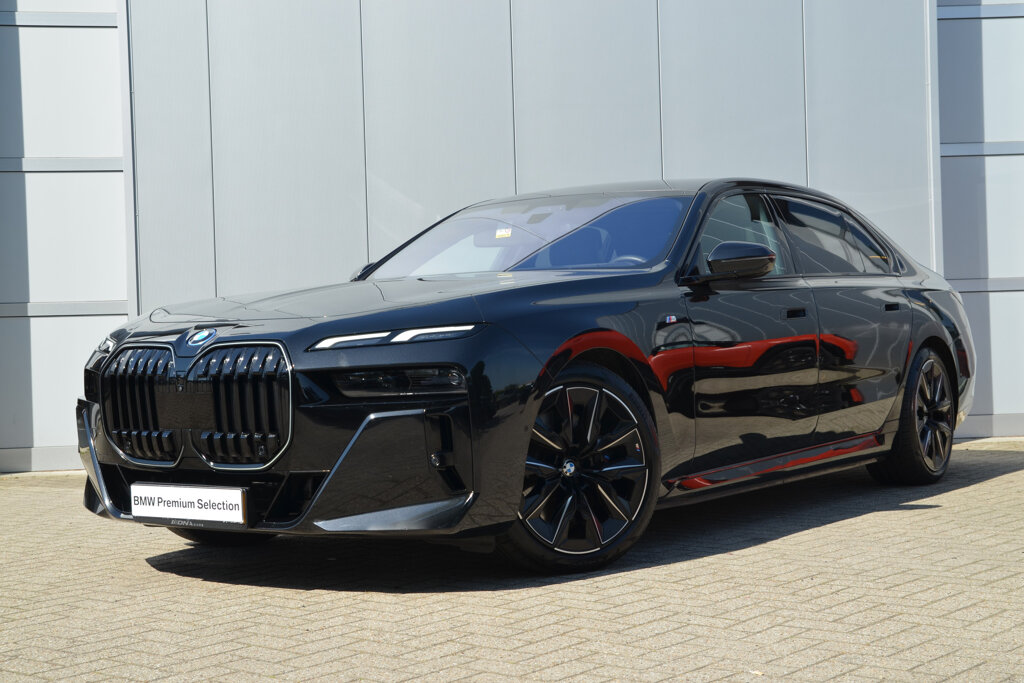 BMW i7 1