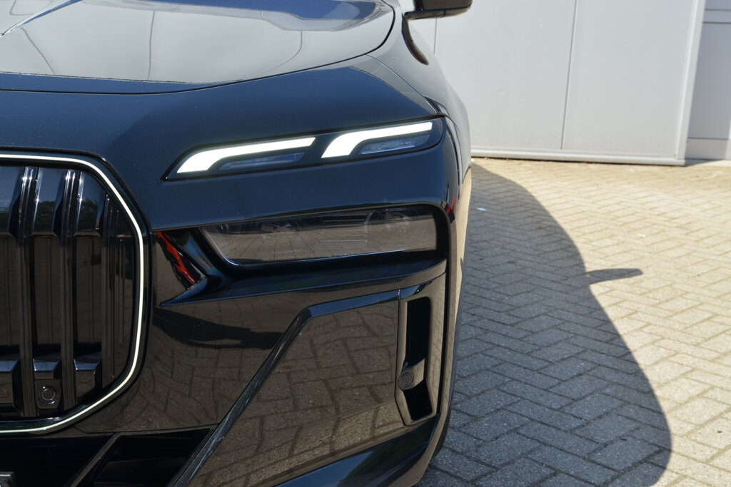 BMW i7 11