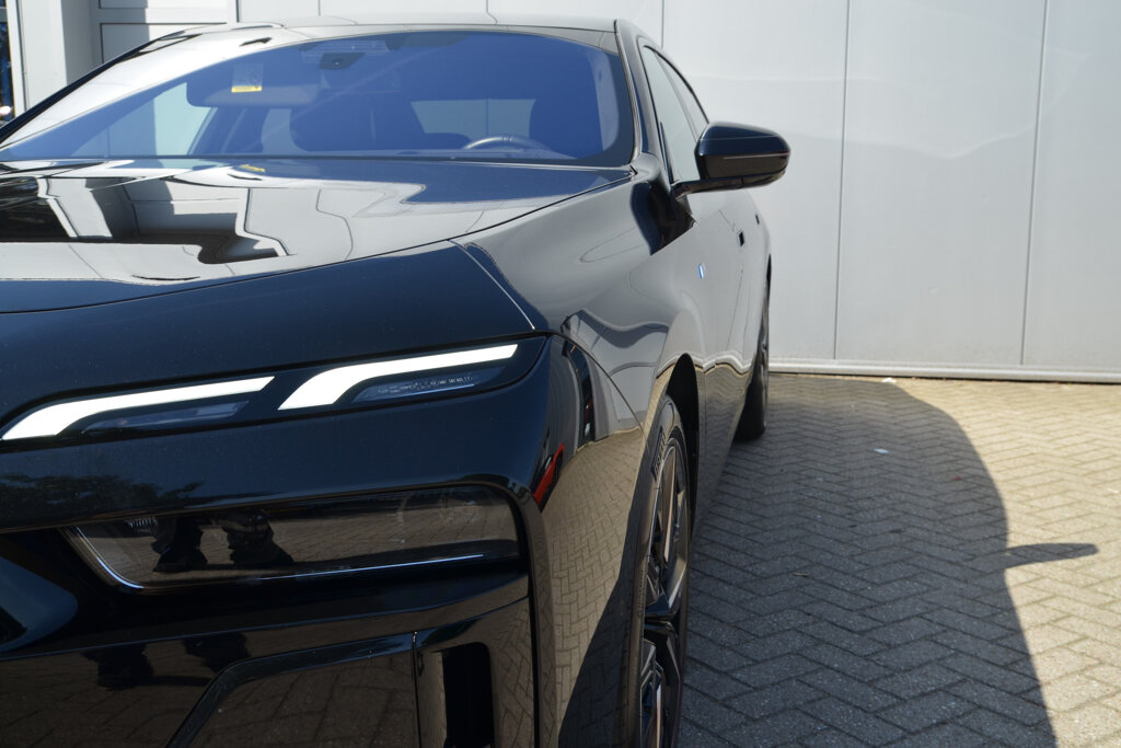 BMW i7 12