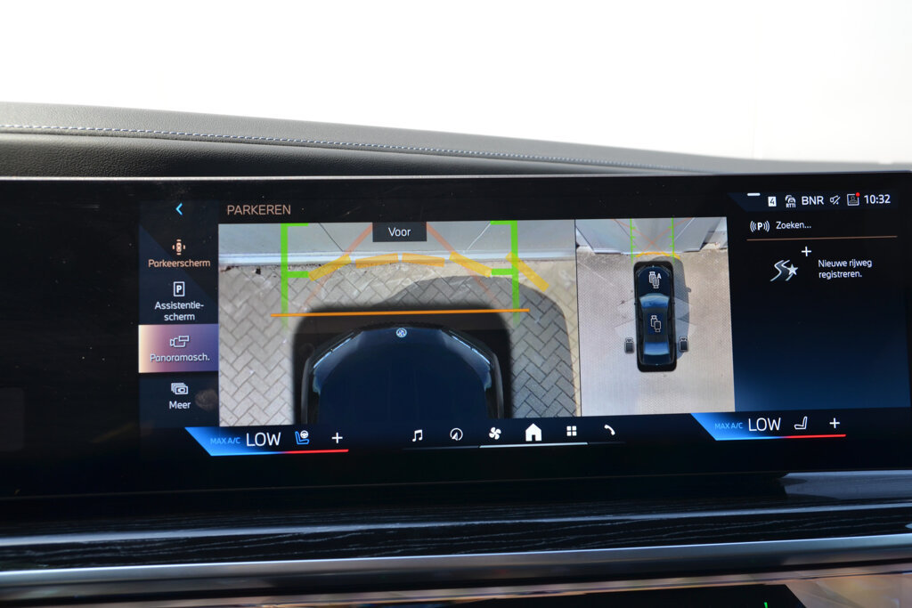 BMW i7 24
