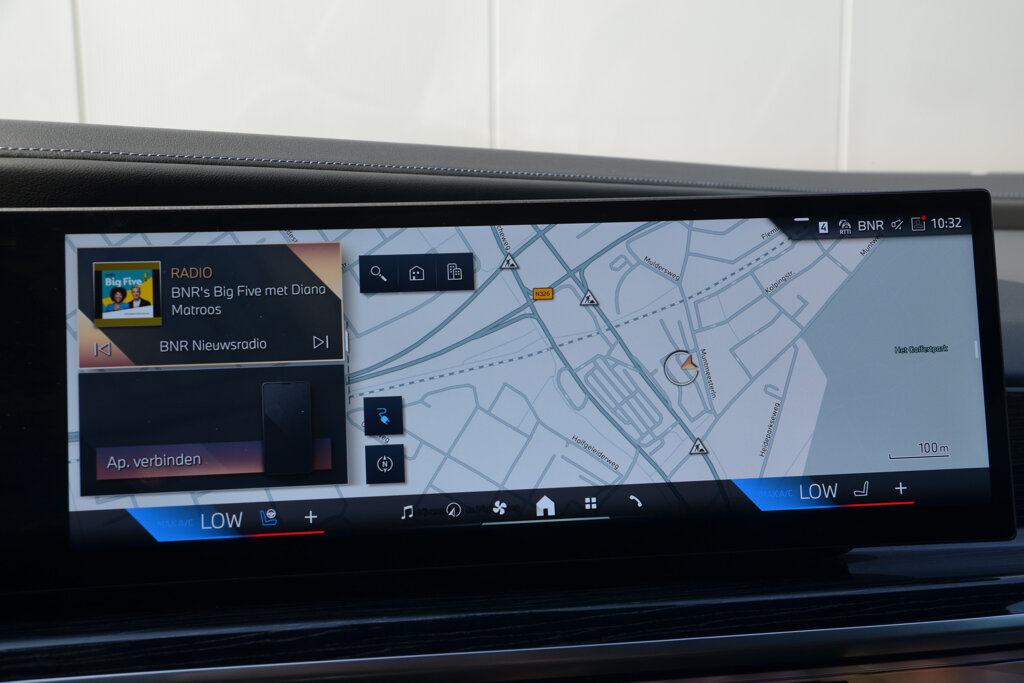 BMW i7 26