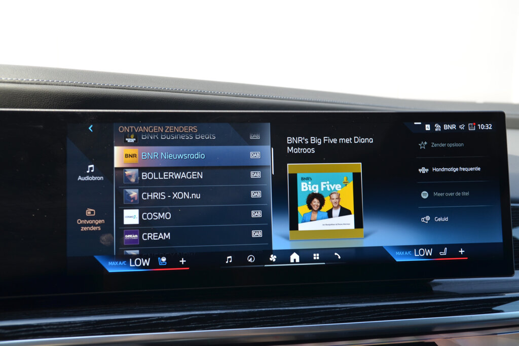 BMW i7 27