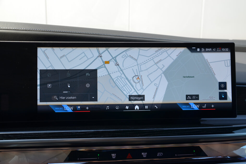 BMW i7 28