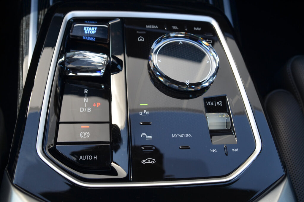 BMW i7 33