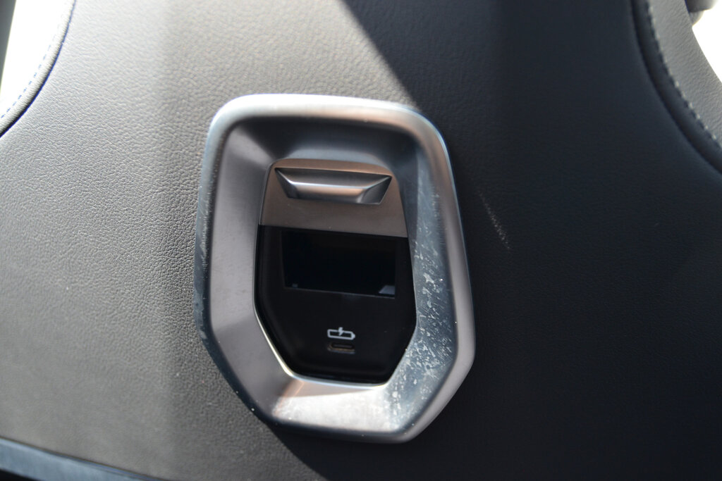 BMW i7 38
