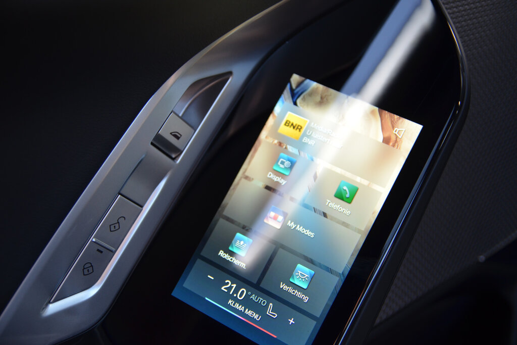 BMW i7 43