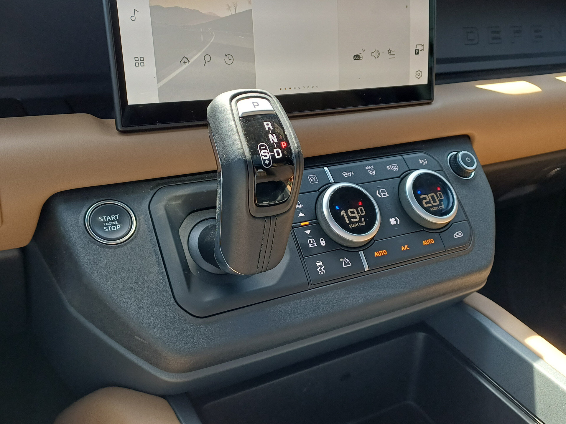 Land Rover Defender 110 P300e 300pk AWD 110 X-Dynamic HSE - Afbeelding 3
