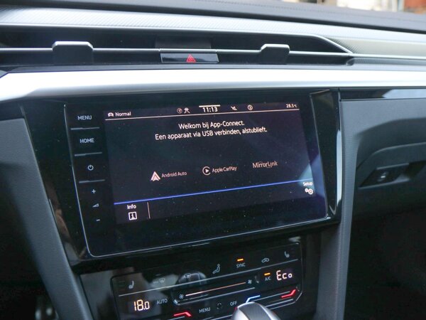 Apple Carplay/Android Auto Apple Carplay/Android Auto