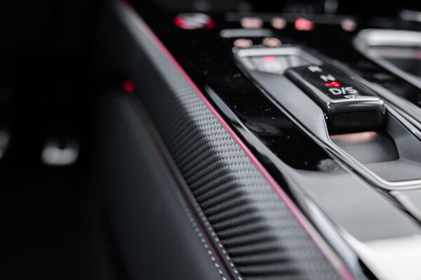 carbonafwerking interieur