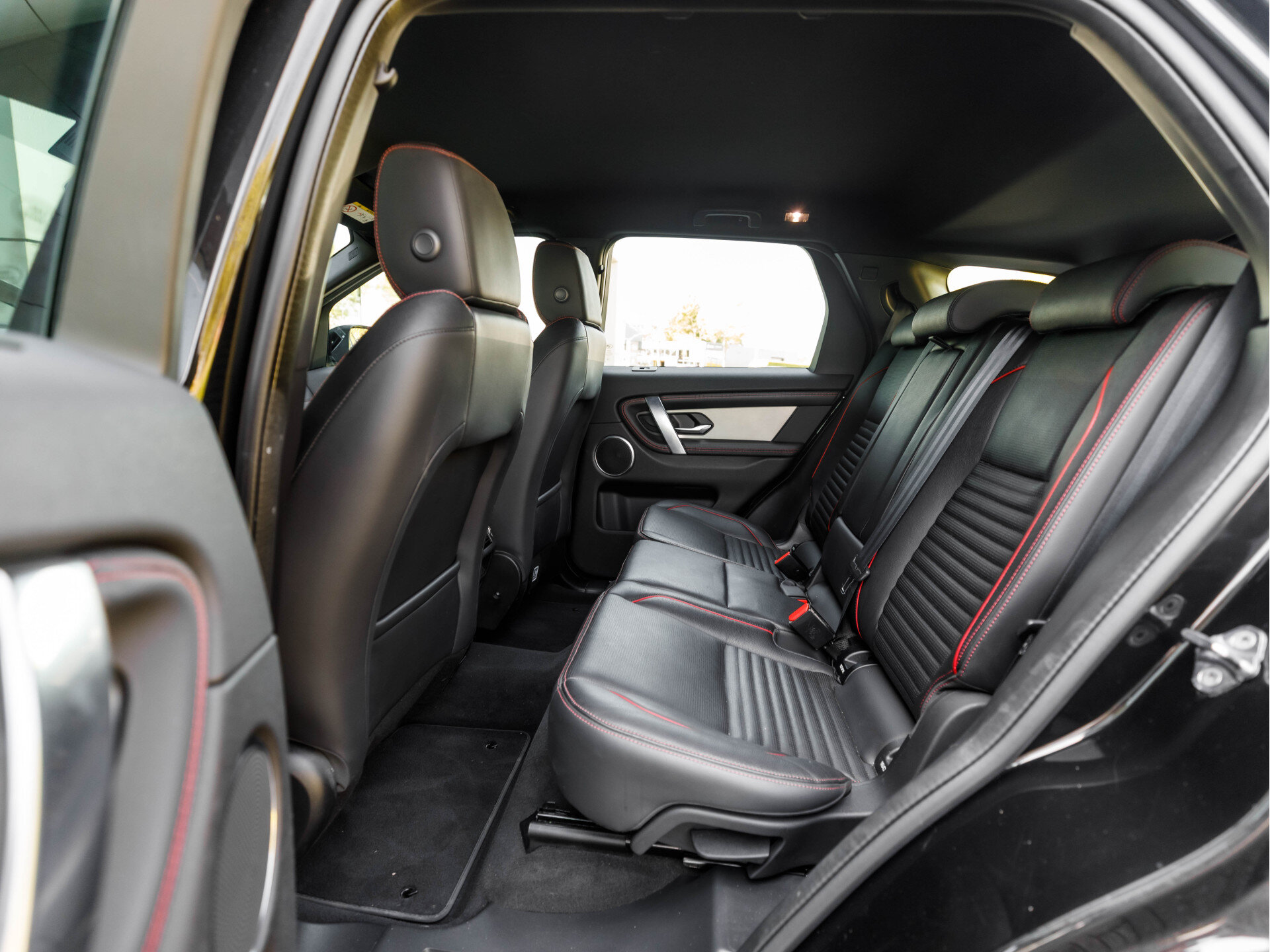 Land Rover Discovery Sport P300e R-Dynamic SE - Afbeelding 5