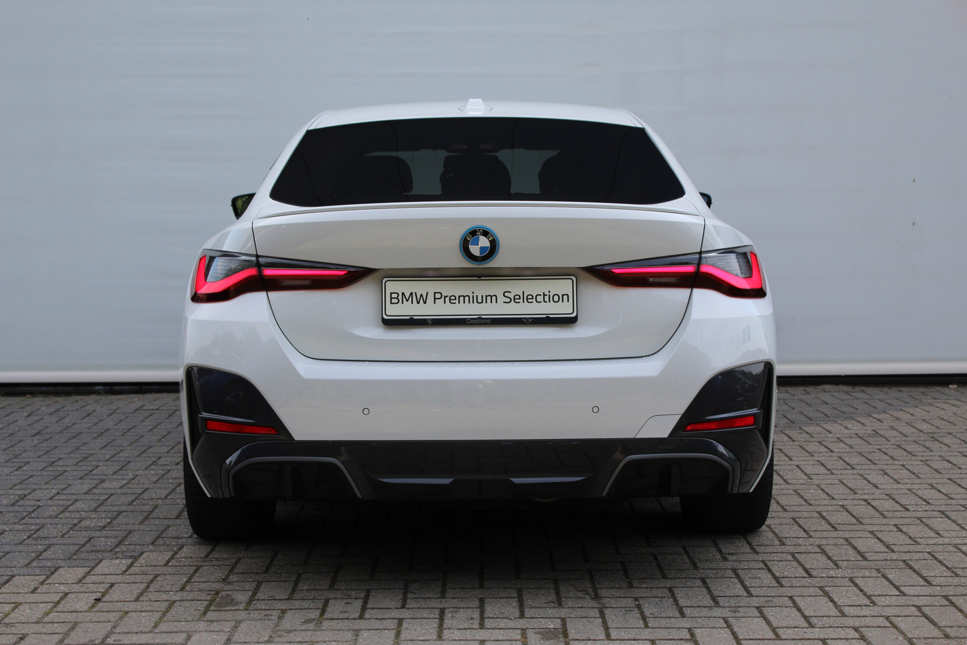 BMW i4 6