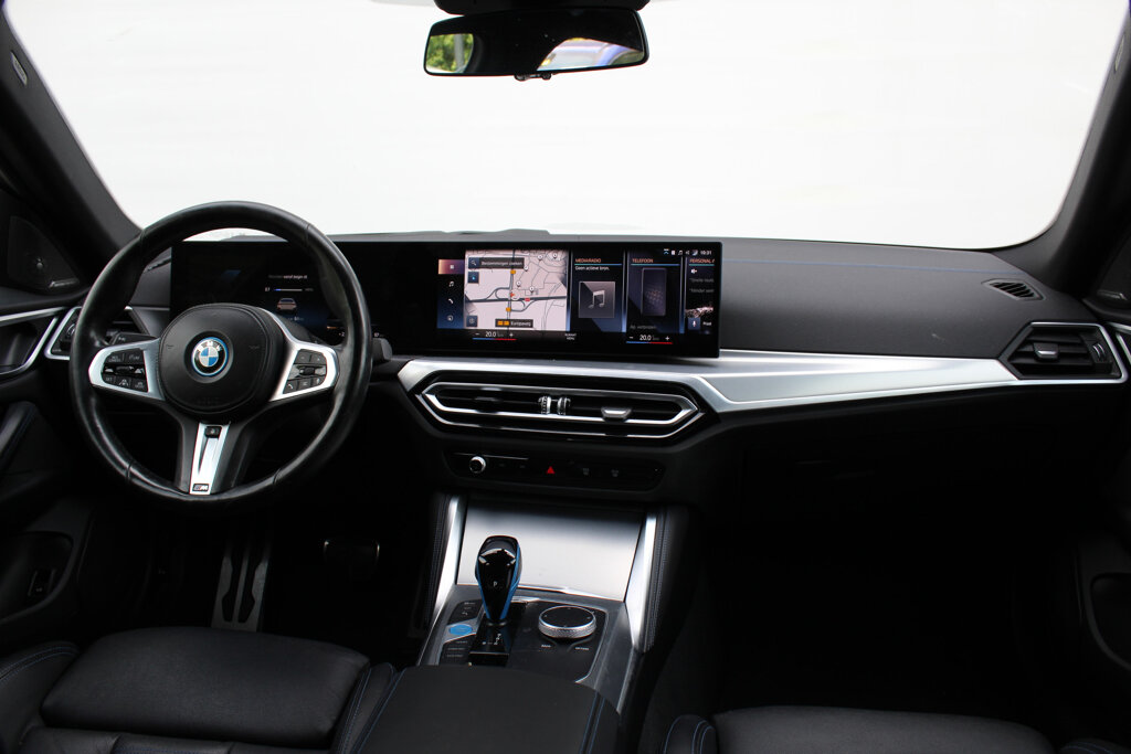 BMW i4 13