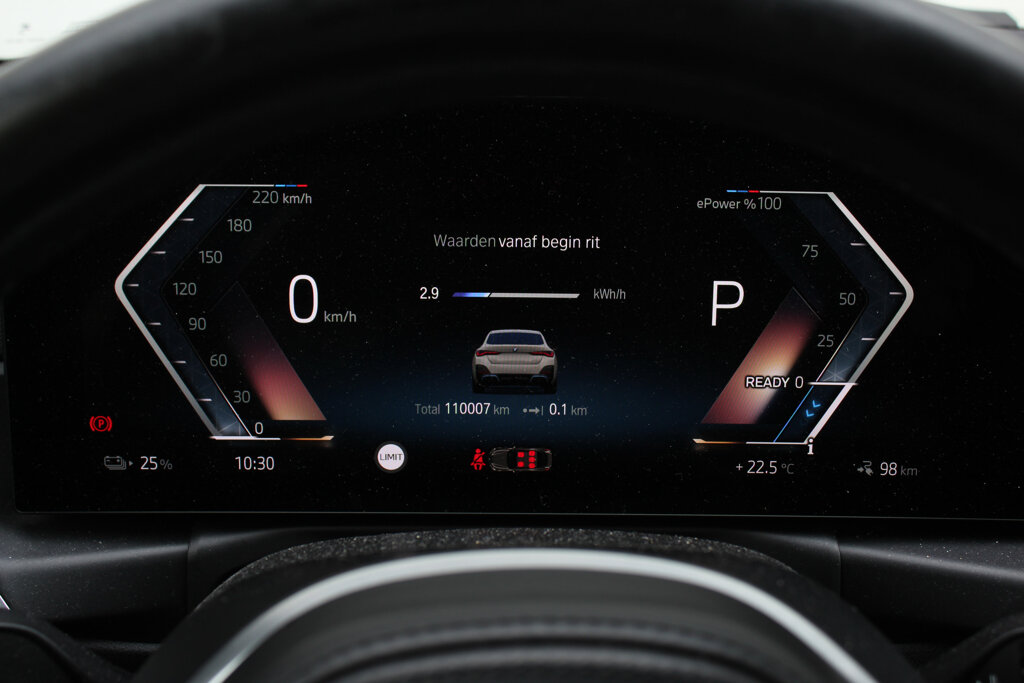 BMW i4 18