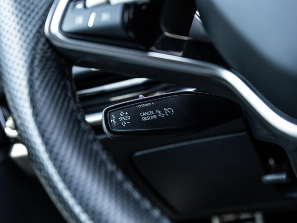 cruise control adaptief met Stop&Go en stuurhulp cruise control adaptief met Stop&Go en stuurhulp