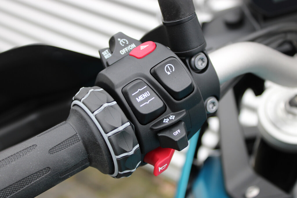 BMW F 900 GS 10