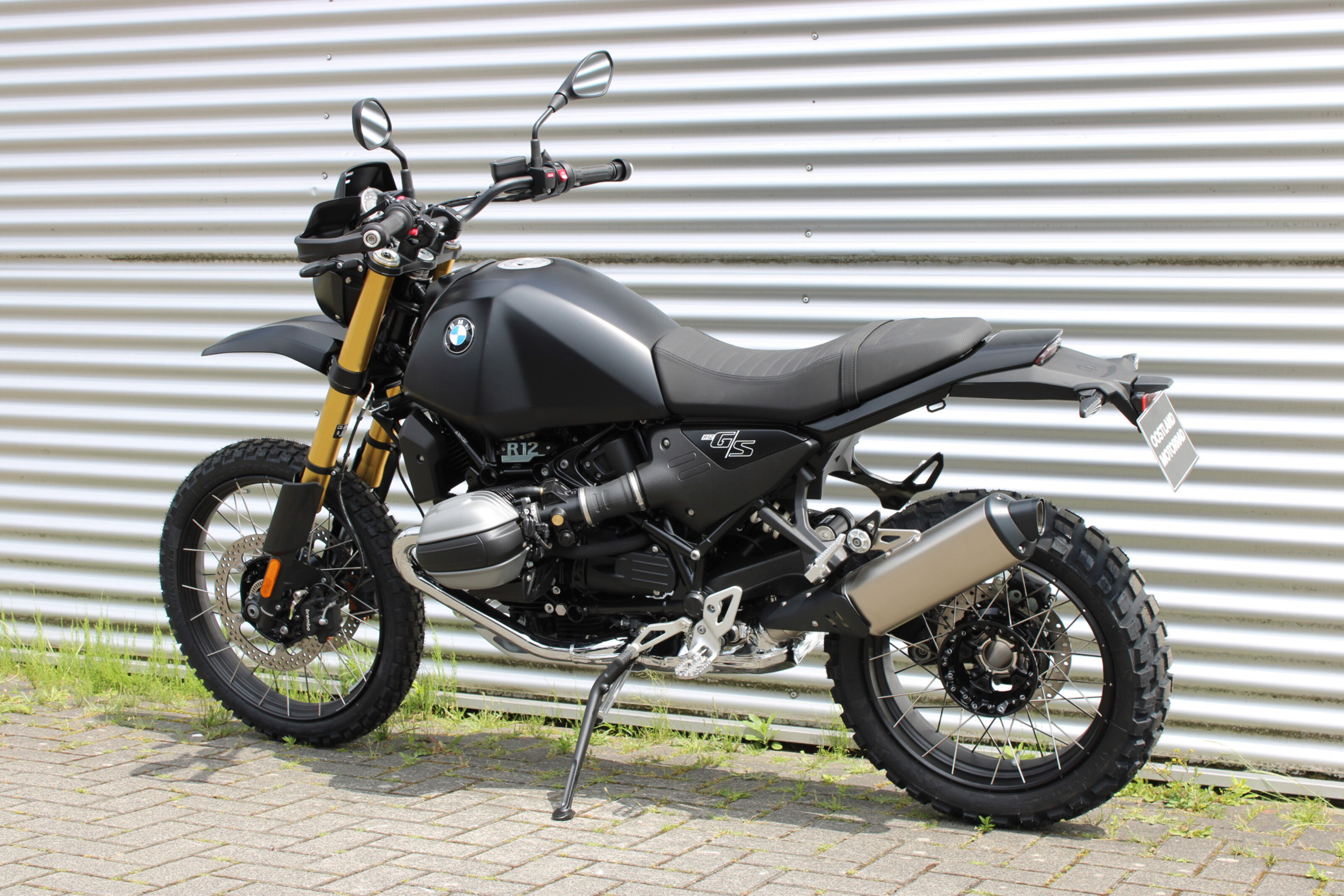 BMW R 12 8