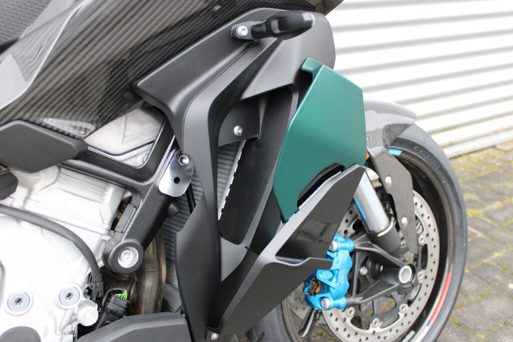 BMW M 1000 XR 16