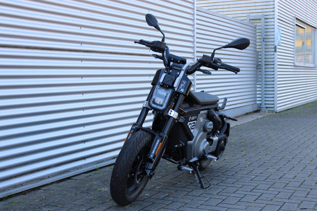 BMW CE 02 4
