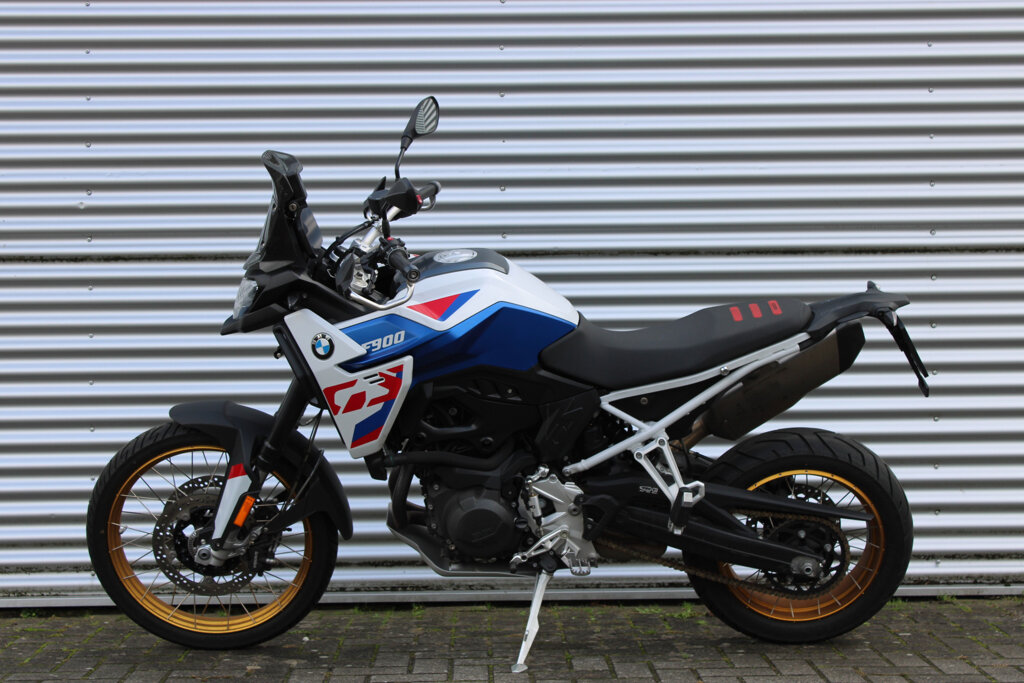 BMW F 900 GS 2