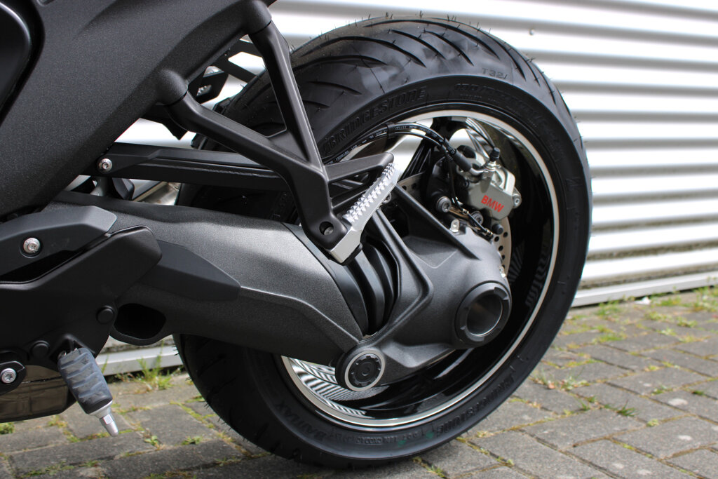 BMW R 1300 R 16