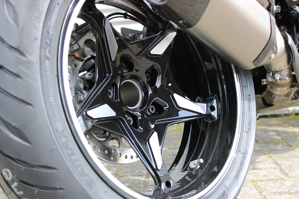 BMW R 1300 R 24