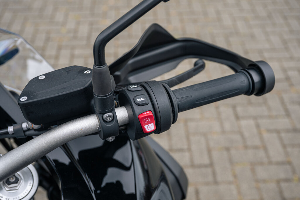 BMW F 900 GS 24