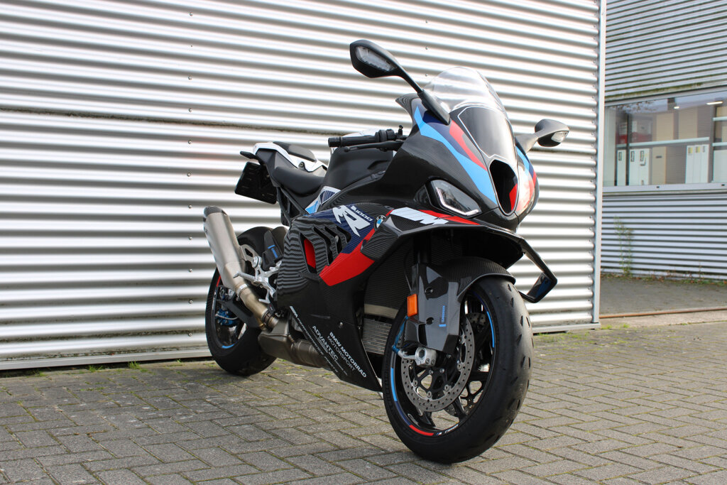 BMW M 1000 RR 22