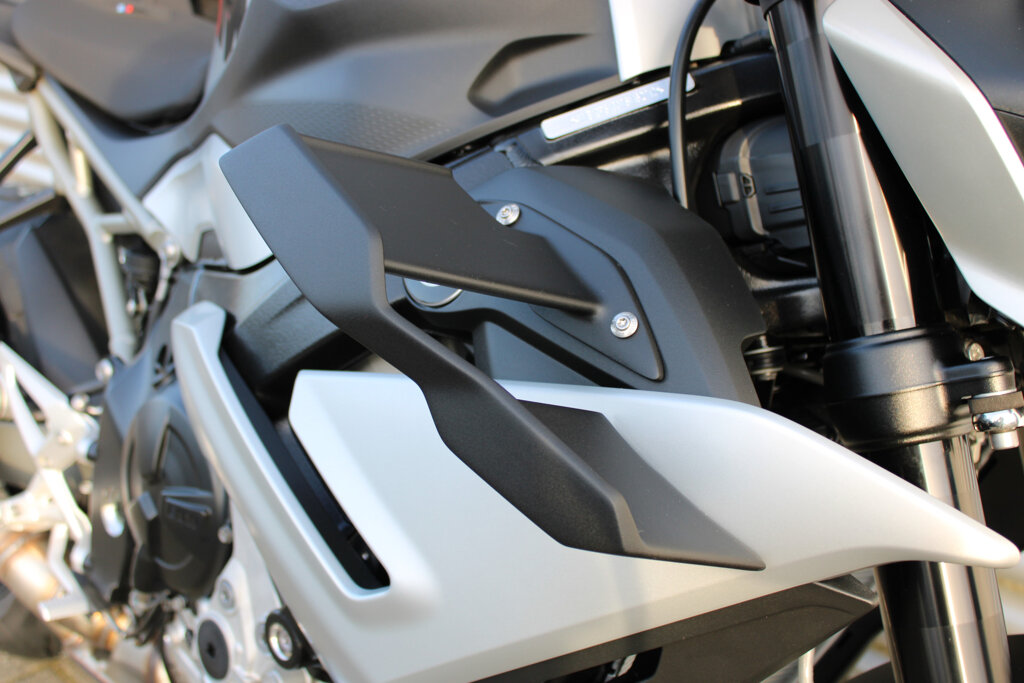 BMW M 1000 R 19