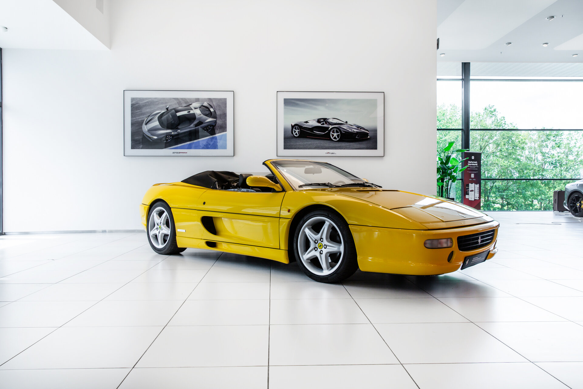Ferrari F355 Spider ~Ferrari Munsterhuis~