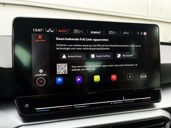Apple Carplay/Android Auto Apple Carplay/Android Auto