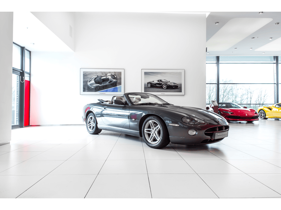 Jaguar XK8 4.2 V8 Convertible - Afbeelding 1