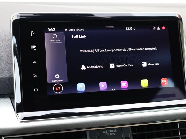 Apple Carplay/Android Auto Apple Carplay/Android Auto