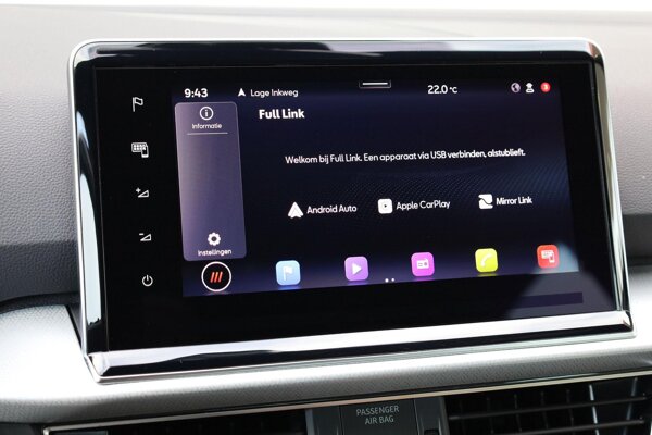Apple Carplay/Android Auto Apple Carplay/Android Auto