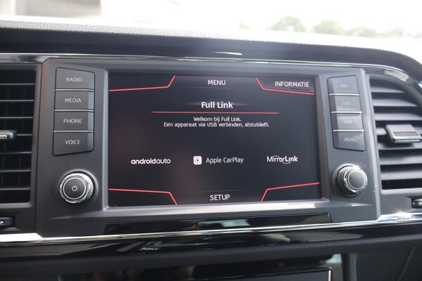 Apple Carplay/Android Auto